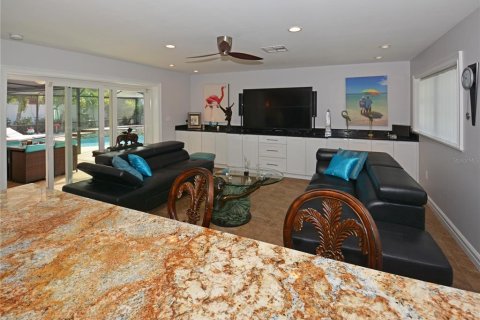 Villa ou maison à louer à Saint Petersburg, Floride: 3 chambres, 215.9 m2 № 2109599 - photo 17