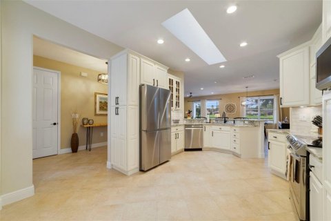 Villa ou maison à vendre à Poinciana, Floride: 3 chambres, 201.32 m2 № 2411381 - photo 11