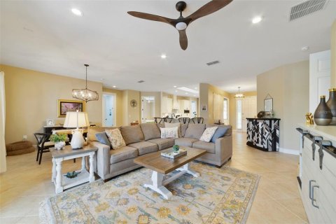 Villa ou maison à vendre à Poinciana, Floride: 3 chambres, 201.32 m2 № 2411381 - photo 21
