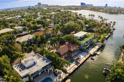 House in Fort Lauderdale, Florida 4 bedrooms, 351.54 sq.m. № 1993654 - photo 20