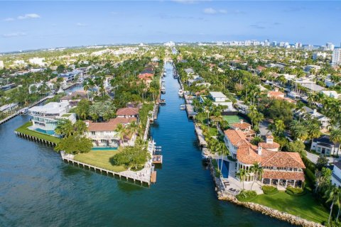 House in Fort Lauderdale, Florida 4 bedrooms, 351.54 sq.m. № 1993654 - photo 3