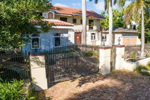 House in Fort Lauderdale, Florida 4 bedrooms, 351.54 sq.m. № 1993654 - photo 14