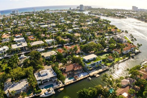 House in Fort Lauderdale, Florida 4 bedrooms, 351.54 sq.m. № 1993654 - photo 4