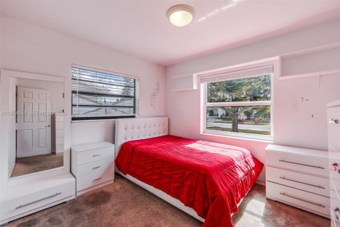 Villa ou maison à vendre à Miami, Floride: 4 chambres, 168.15 m2 № 2036133 - photo 30