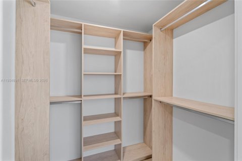 Condo in Miami, Florida, 2 bedrooms № 1997503 - photo 28