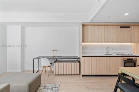 Condo in Miami, Florida, 2 bedrooms № 1997503 - photo 12