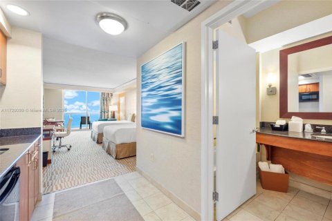 Condo in Sunny Isles Beach, Florida, 2 bedrooms  № 1865126 - photo 12