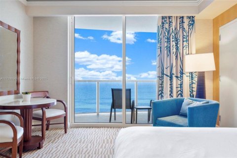 Condo in Sunny Isles Beach, Florida, 2 bedrooms  № 1865126 - photo 11