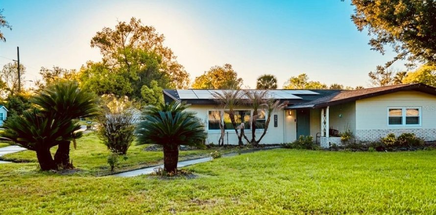 House in Altamonte Springs, Florida 4 bedrooms, 192.68 sq.m. № 2393642