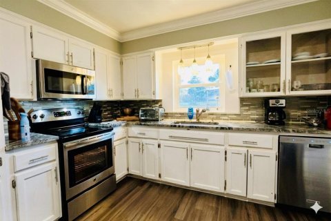 House in Altamonte Springs, Florida 4 bedrooms, 192.68 sq.m. № 2393642 - photo 17
