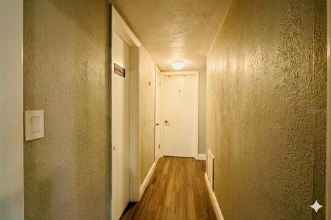 House in Altamonte Springs, Florida 4 bedrooms, 192.68 sq.m. № 2393642 - photo 24
