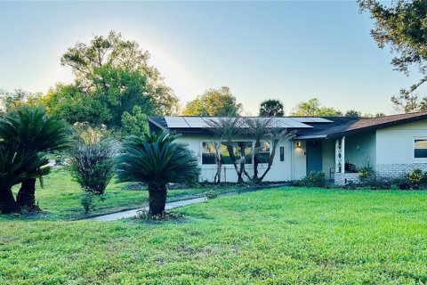 House in Altamonte Springs, Florida 4 bedrooms, 192.68 sq.m. № 2393642 - photo 2