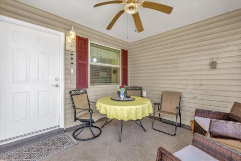 House in The Villages, Florida 2 bedrooms, 107.4 sq.m. № 1856253 - photo 9
