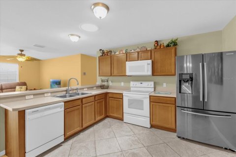House in The Villages, Florida 2 bedrooms, 107.4 sq.m. № 1856253 - photo 15