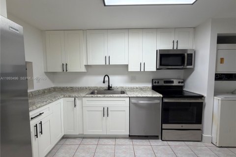 Condominio en venta en Plantation, Florida, 2 dormitorios, 104.98 m2 № 2055746 - foto 9