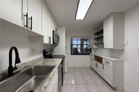 Condominio en venta en Plantation, Florida, 2 dormitorios, 104.98 m2 № 2055746 - foto 7