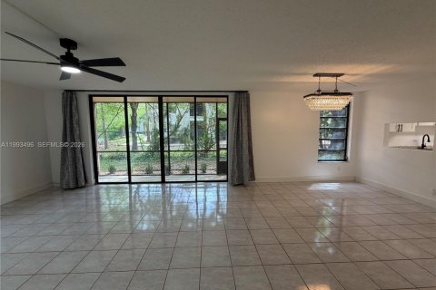 Condominio en venta en Plantation, Florida, 2 dormitorios, 104.98 m2 № 2055746 - foto 20