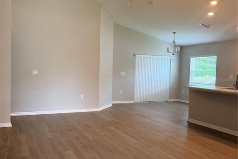 Villa ou maison à louer à Ocala, Floride: 3 chambres, 143.16 m2 № 2408070 - photo 5