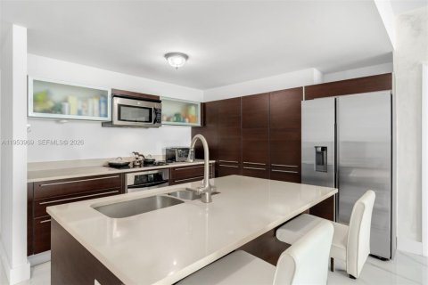 Купить кондоминиум в Майами, Флорида 2 спальни, 130.06м2, № 2153300 - фото 2