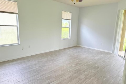House in Kissimmee, Florida 3 bedrooms, 178.19 sq.m. № 2221505 - photo 7