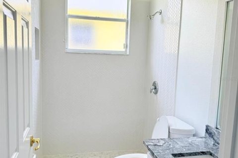 House in Kissimmee, Florida 3 bedrooms, 178.19 sq.m. № 2221505 - photo 12