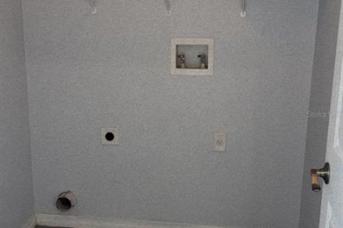 House in Kissimmee, Florida 3 bedrooms, 178.19 sq.m. № 2221505 - photo 6