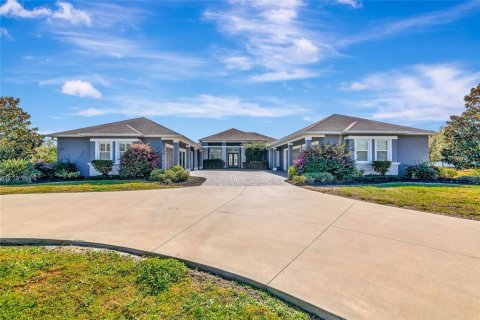 Купить виллу или дом в Майкка Сити, Флорида 15 комнат, 447.32м2, № 2329089 - фото 2