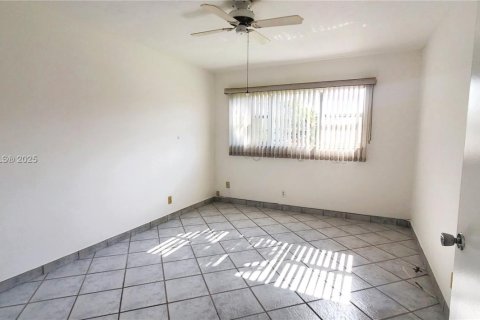 Copropriété à louer à Hallandale Beach, Floride: 2 chambres, 89.65 m2 № 1834239 - photo 7