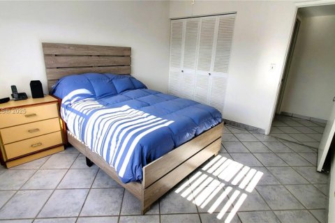 Copropriété à louer à Hallandale Beach, Floride: 2 chambres, 89.65 m2 № 1834239 - photo 10