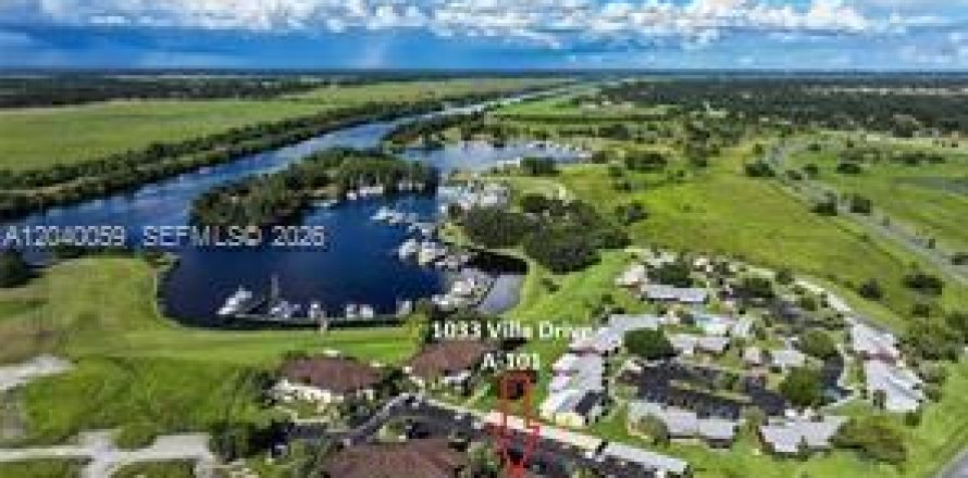 Condo in LaBelle, Florida, 2 bedrooms  № 2086181