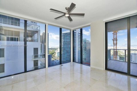 Condo in Miami, Florida, 2 bedrooms  № 2040426 - photo 16
