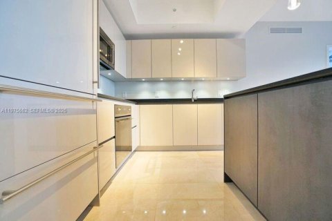 Condo in Miami, Florida, 2 bedrooms  № 2040426 - photo 23