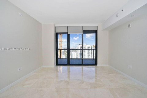Condo in Miami, Florida, 2 bedrooms  № 2040426 - photo 9