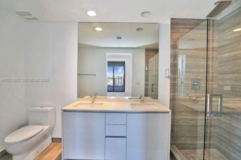 Condo in Miami, Florida, 2 bedrooms  № 2040426 - photo 19
