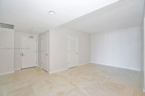 Condo in Miami, Florida, 2 bedrooms  № 2040426 - photo 4