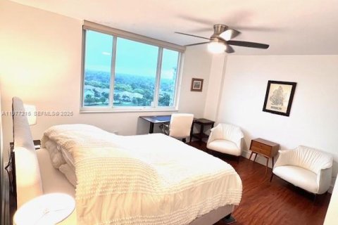 Condo in Hollywood, Florida, 1 bedroom  № 2041628 - photo 15