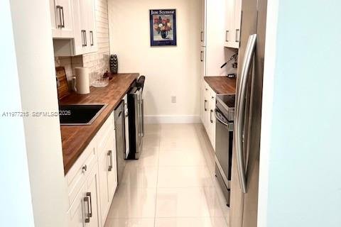 Condo in Hollywood, Florida, 1 bedroom  № 2041628 - photo 6