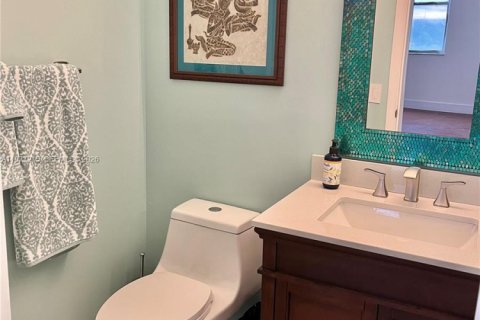 Condo in Hollywood, Florida, 1 bedroom  № 2041628 - photo 19