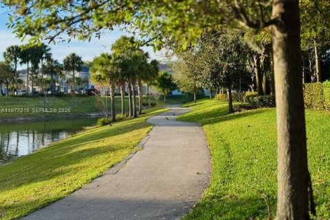 Condo in Hollywood, Florida, 1 bedroom  № 2041628 - photo 23