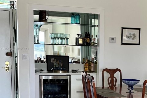 Condo in Hollywood, Florida, 1 bedroom  № 2041628 - photo 11