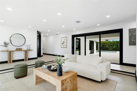 Villa ou maison à louer à Miami, Floride: 4 chambres, 268.12 m2 № 1973974 - photo 6