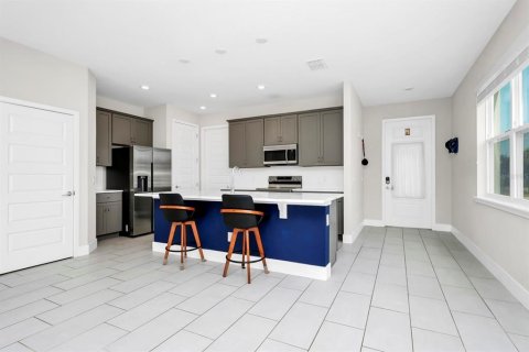 Adosado en venta en Four Corners, Florida, 3 dormitorios, 154.12 m2 № 2125463 - foto 8