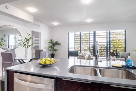 Commercial property in Miami, Florida № 1957565 - photo 9