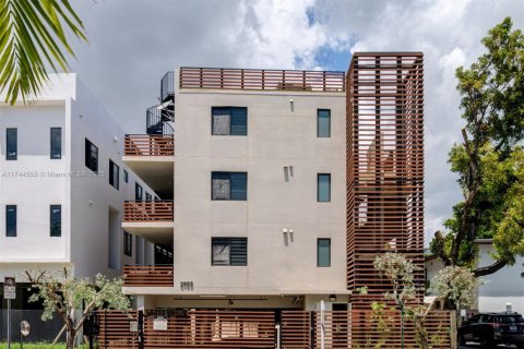 Commercial property in Miami, Florida № 1957565 - photo 29