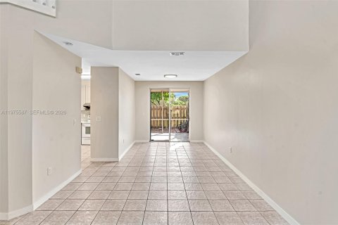 Adosado en alquiler en Pembroke Pines, Florida, 3 dormitorios, 131.55 m2 № 2044672 - foto 6