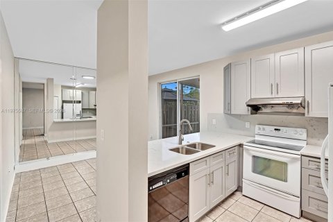 Adosado en alquiler en Pembroke Pines, Florida, 3 dormitorios, 131.55 m2 № 2044672 - foto 14