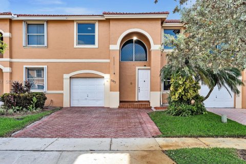 Adosado en Pembroke Pines, Florida 3 dormitorios, 131.55 m2 № 2044672