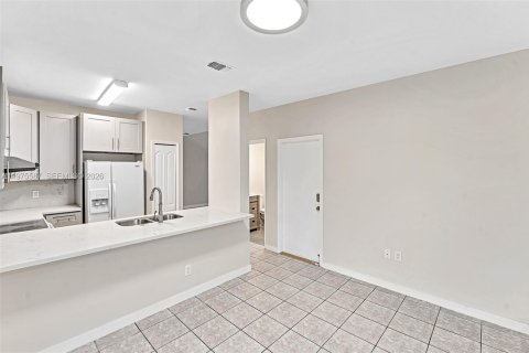 Adosado en alquiler en Pembroke Pines, Florida, 3 dormitorios, 131.55 m2 № 2044672 - foto 10