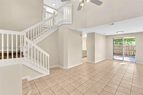 Adosado en alquiler en Pembroke Pines, Florida, 3 dormitorios, 131.55 m2 № 2044672 - foto 4