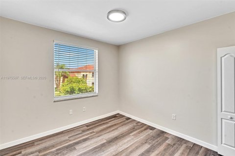 Adosado en alquiler en Pembroke Pines, Florida, 3 dormitorios, 131.55 m2 № 2044672 - foto 26